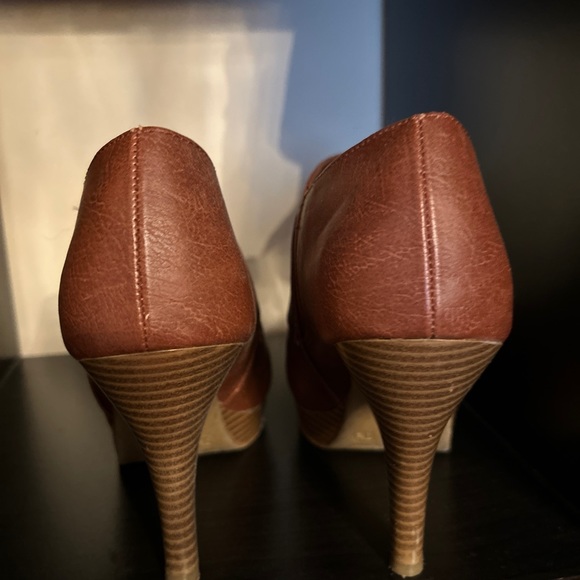 Fioni Ankle Boot - Picture 2 of 4